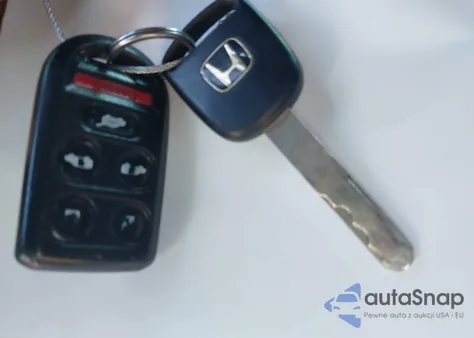 2005 Honda Odyssey Touring z USA, uszkodzony, nr VIN 5FNRL38825B034735